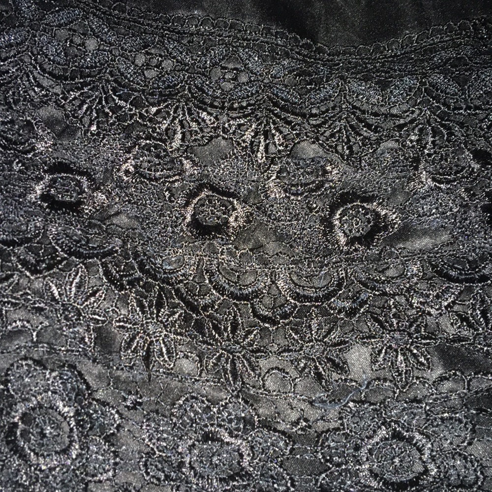 Sans Souci black layered lace short shorts, large - Picture 6 of 6